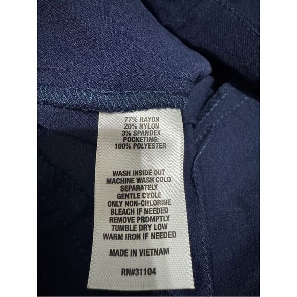 Kim Rogers Women's Skirt With Shorts Skort Size 14 With Tummy Control Navy Blue - Picture 9 of 9